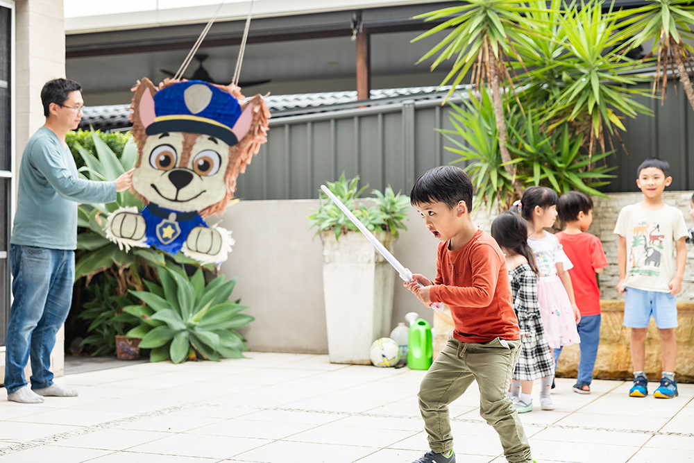 Paw Patrol Chase Pinata in action